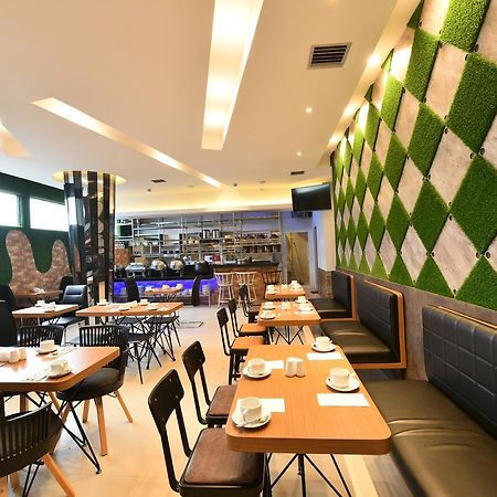 Midtown Xpress Balikpapan Hotel Eksteriør billede