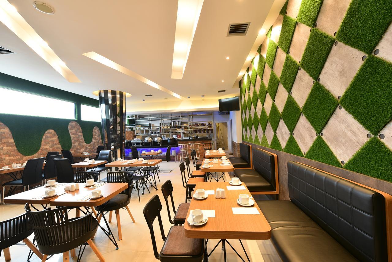 Midtown Xpress Balikpapan Hotel Eksteriør billede