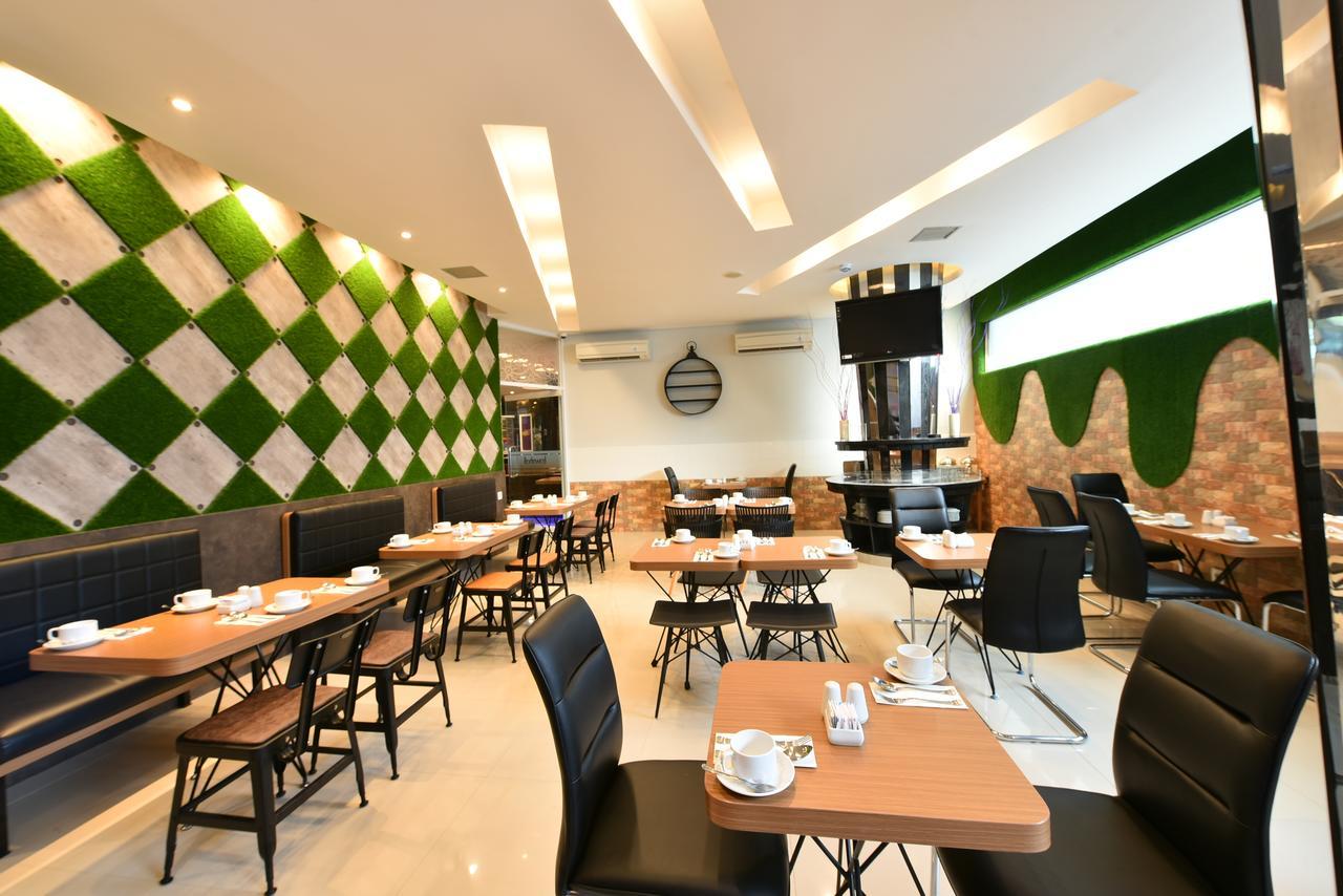 Midtown Xpress Balikpapan Hotel Eksteriør billede