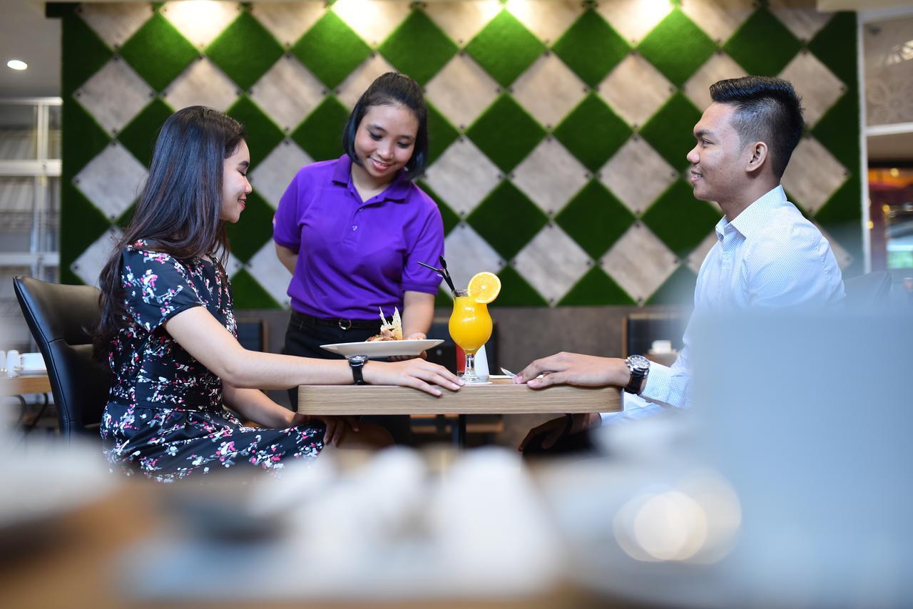 Midtown Xpress Balikpapan Hotel Eksteriør billede