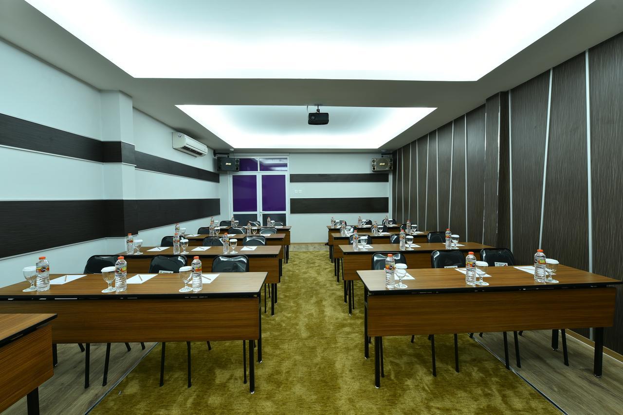 Midtown Xpress Balikpapan Hotel Eksteriør billede